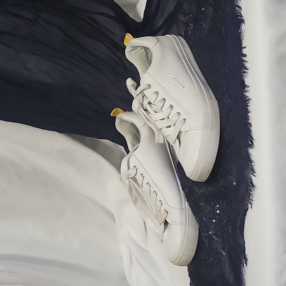 Tommy Hilfiger Sneakers white Loafer Style Size 7.5